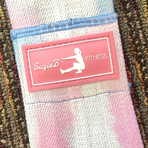 Suzie B Fitness Ombre Rainbow Medium Heavy Resistance Band - Picture 5 of 6